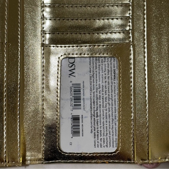 STEVE MADDEN BLUSH WILD FLOWERS DESIGN WALLET - Picture 4 of 15